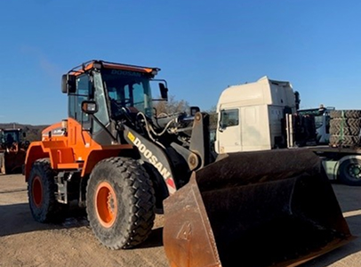 vente d'engin de chantier à Saint-Florent-sur-Cher près de Bourges dans le Cher 18