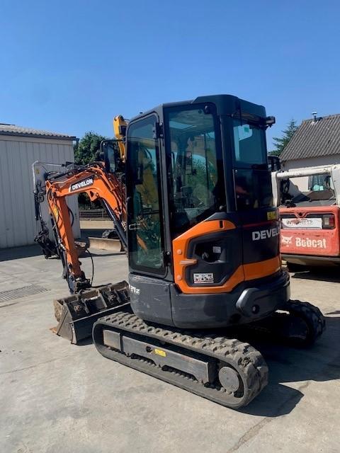 DEVELON DX27Z-7