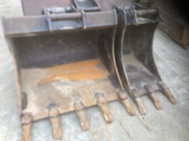 Attache hydraulique et godets Arden Equipment CR70