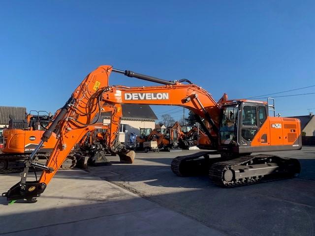 Develon DX260LC-9