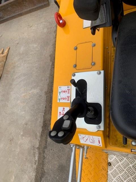 Mini-chargeuse Knikmops KM235