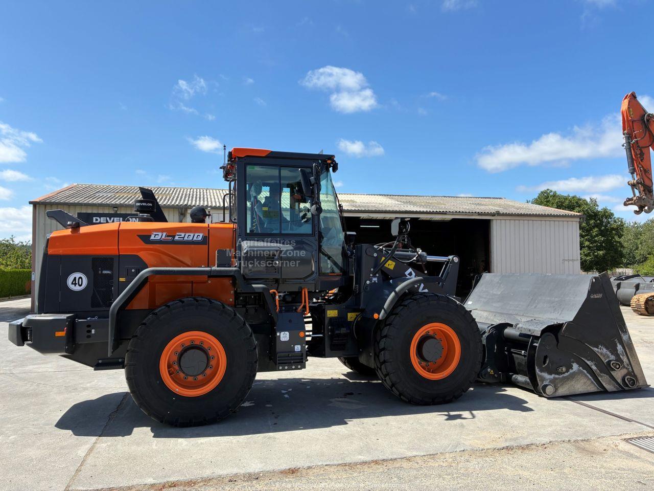 Develon DL200-7